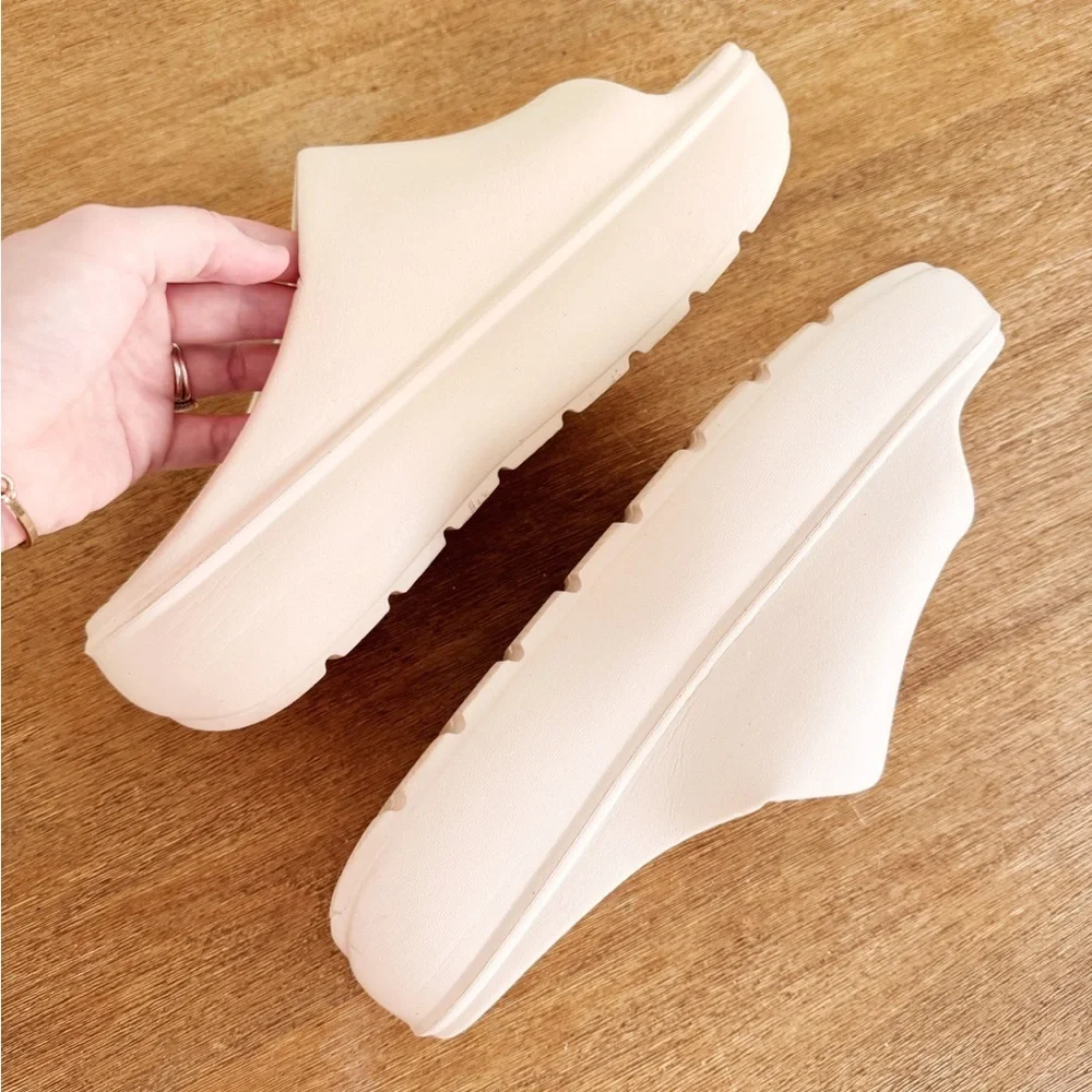 Calia Slide Platform Sandals in Light Beige Womens 10